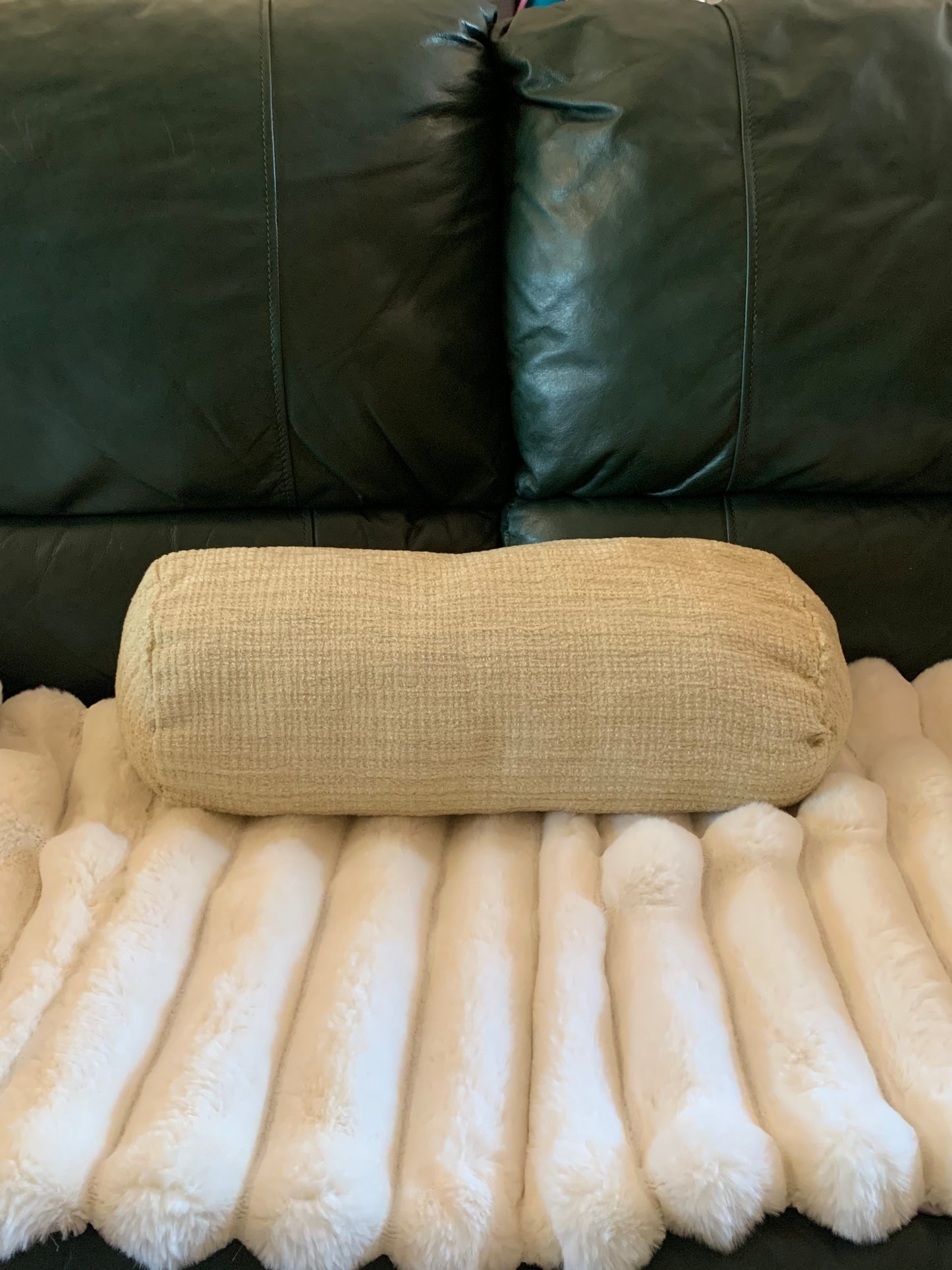 Cylinder rolled pillow