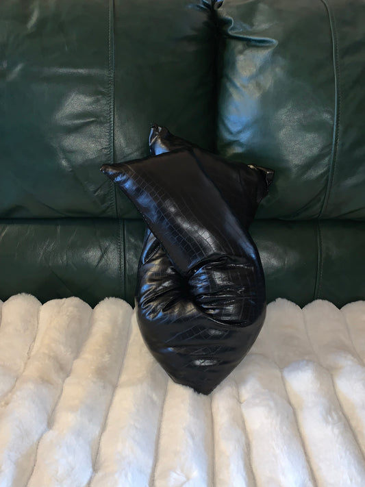 Pretzel twist pillow